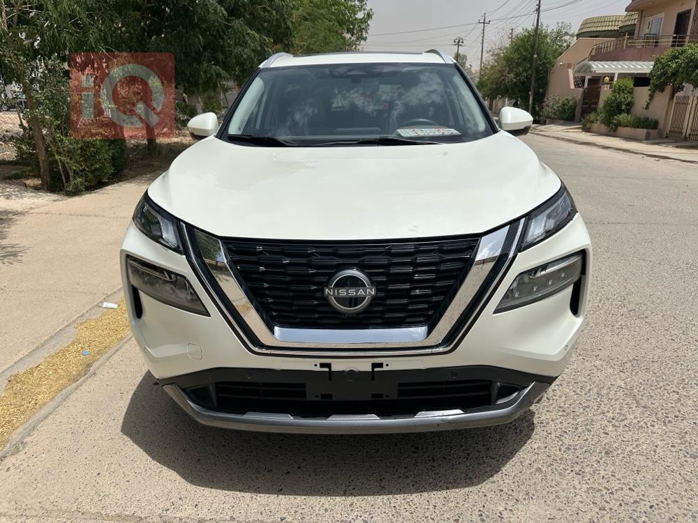 نيسان روج